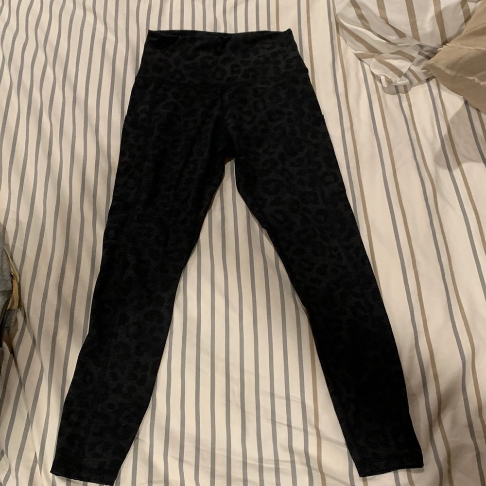 Black cheetah print leggings